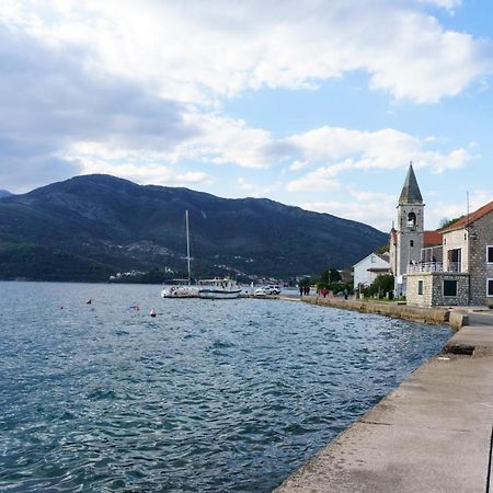 Guest House Perper Tivat Exterior photo