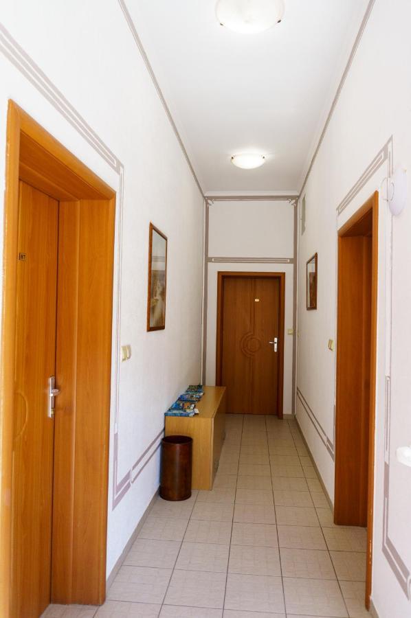 Guest House Perper Tivat Exterior photo