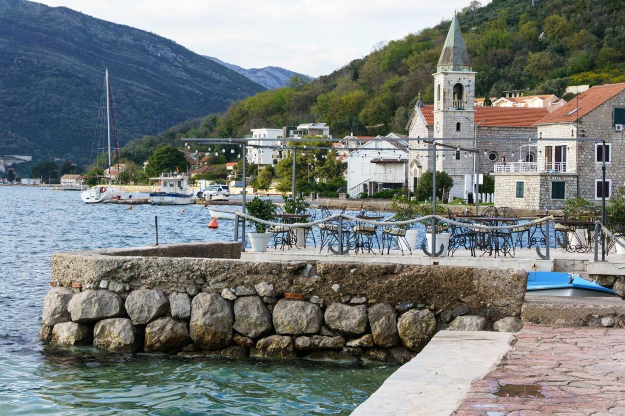 Guest House Perper Tivat Exterior photo