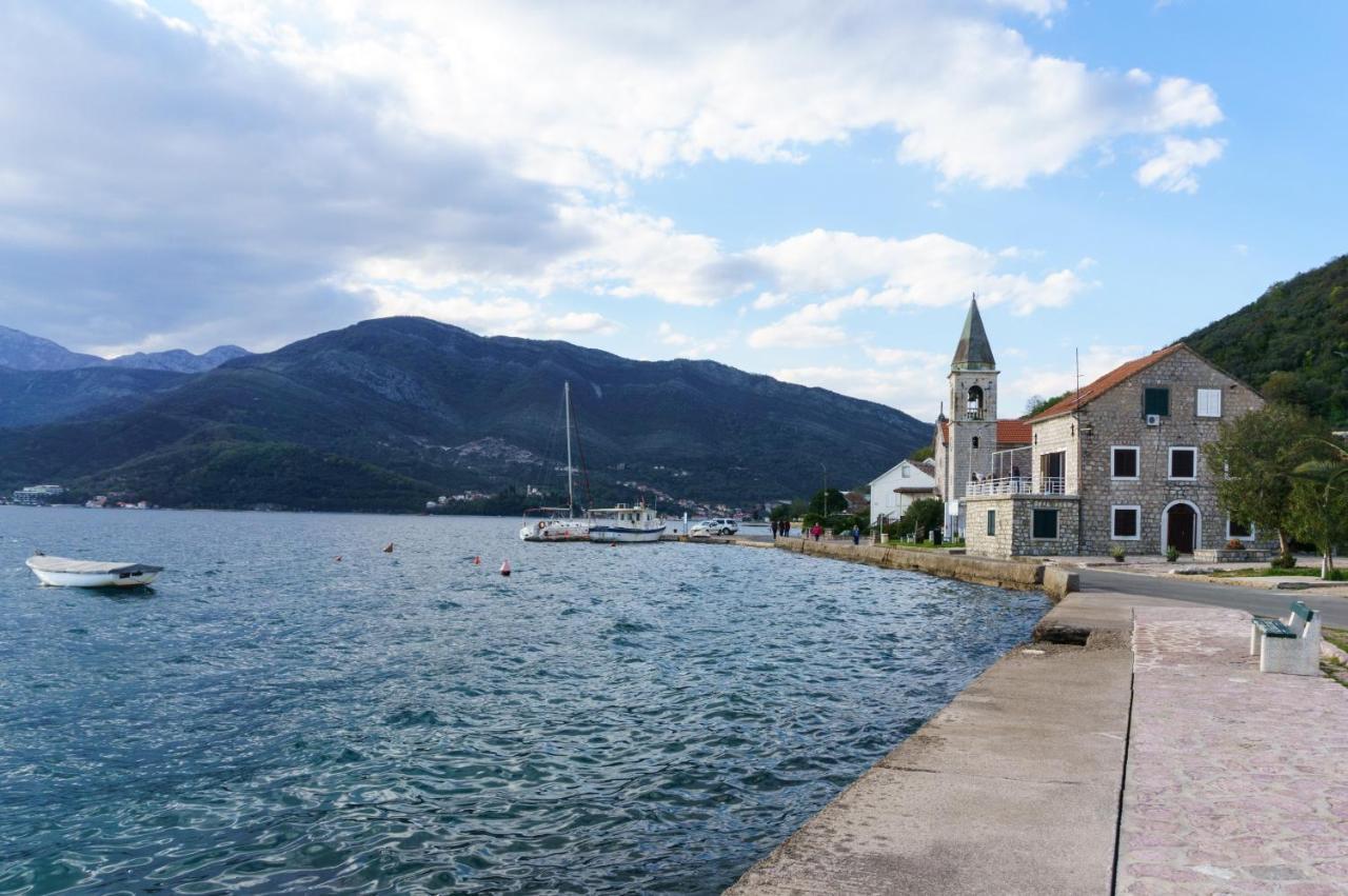 Guest House Perper Tivat Exterior photo
