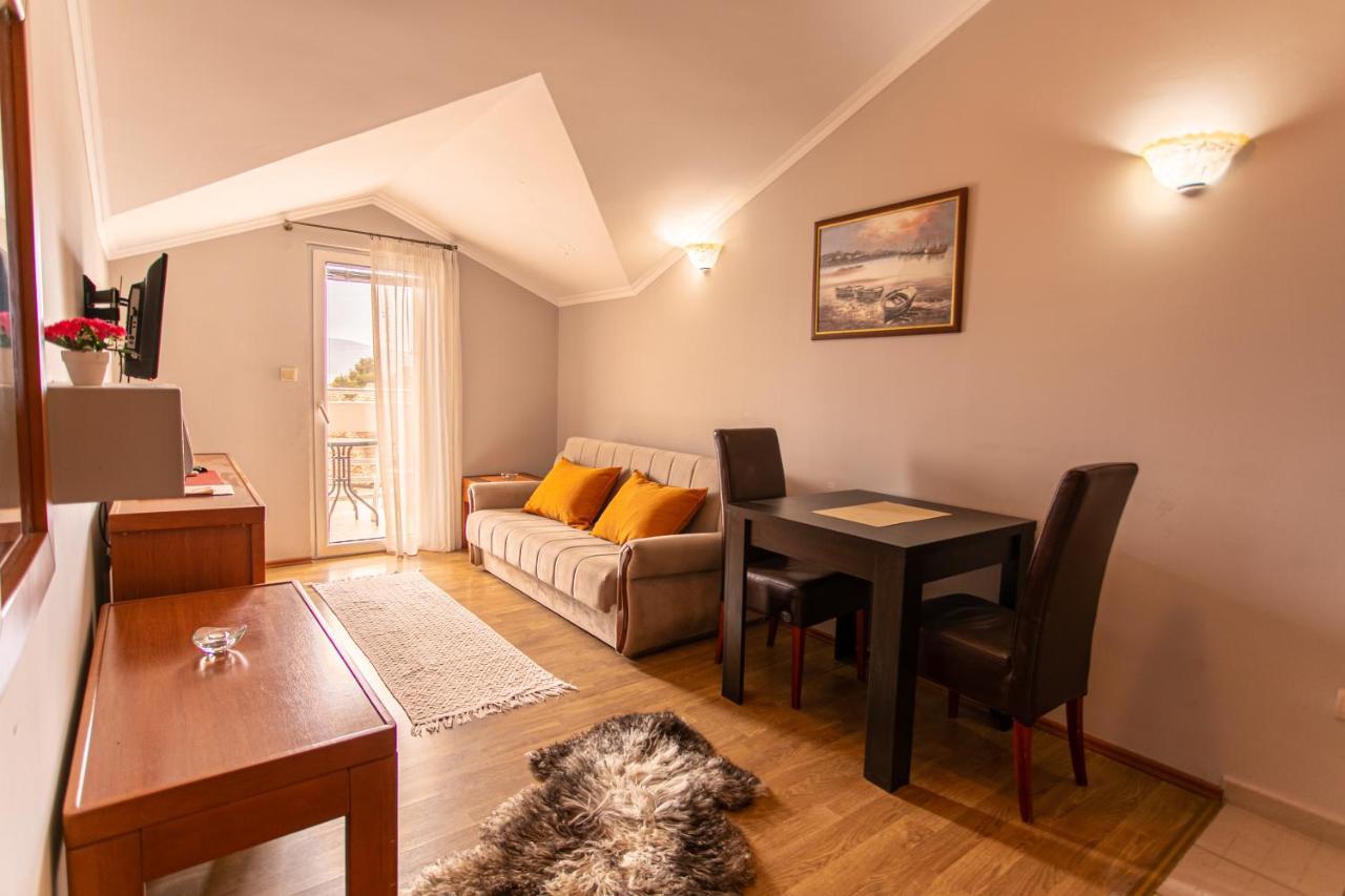 Guest House Perper Tivat Exterior photo