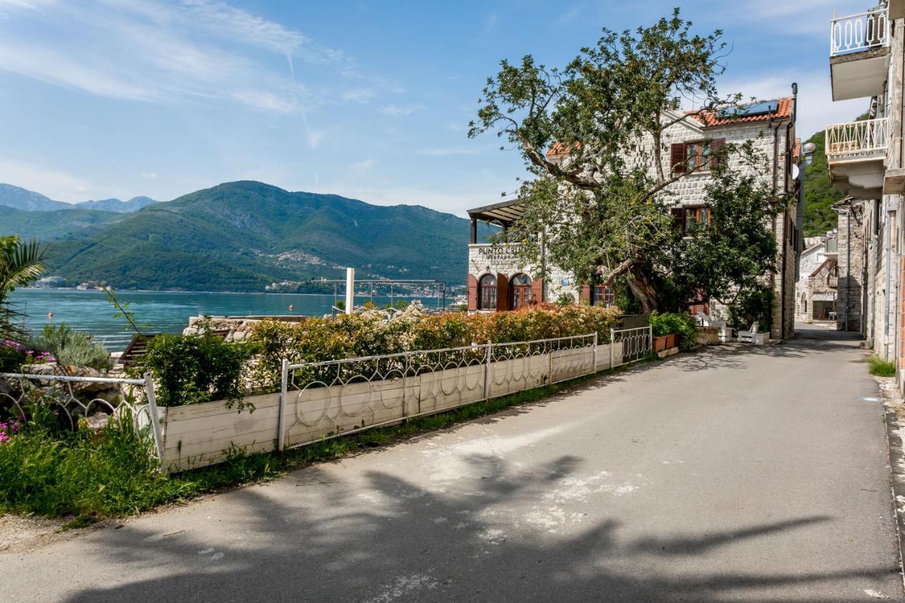 Guest House Perper Tivat Exterior photo